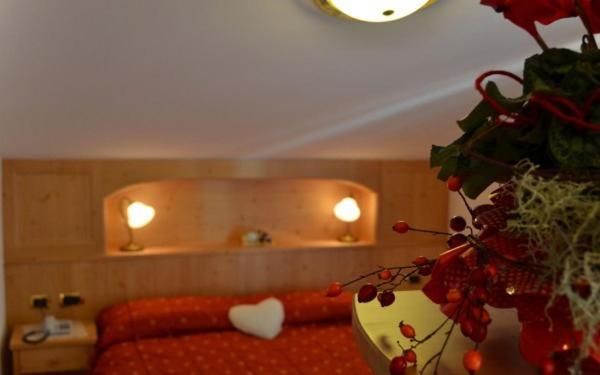 Hotel Zirmes Moena Exterior photo